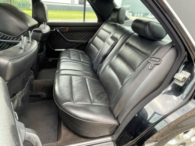Mercedes-Benz 560 SE W126 H