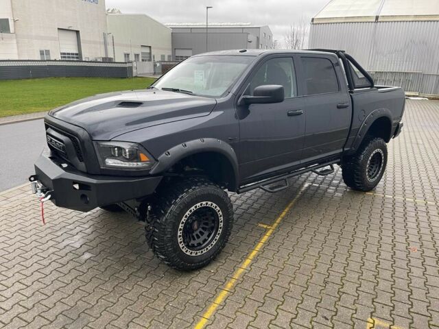 Dodge 5.7 4X4 MONSTER OFFROAD 11″ 8rychlostní LPG-velká kabina