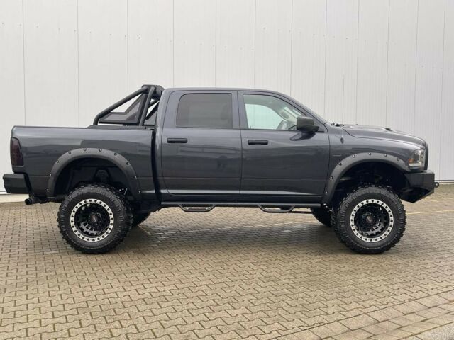 Dodge 5.7 4X4 MONSTER OFFROAD 11″ 8rychlostní LPG-velká kabina