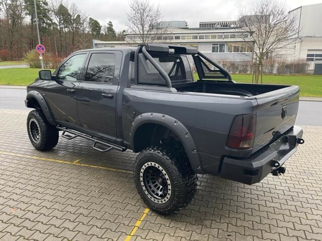 Dodge 5.7 4X4 MONSTER OFFROAD 11″ 8rychlostní LPG-velká kabina