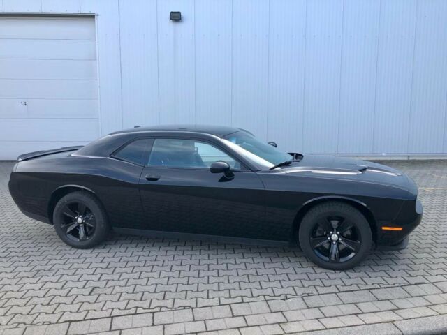 Dodge Challenger 3.6 s 8 rychlostmi