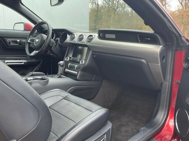 Ford Mustang Convertible 5.0 V8 GT GPS kožená xenony