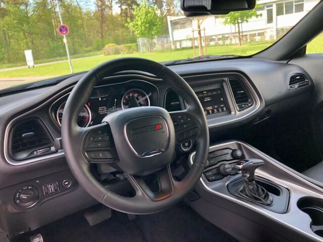 Dodge Challenger 3.6 s 8 rychlostmi