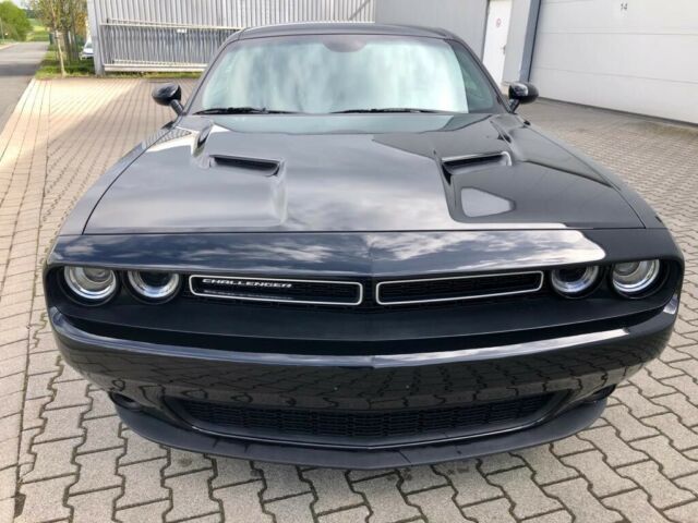 Dodge Challenger 3.6 s 8 rychlostmi