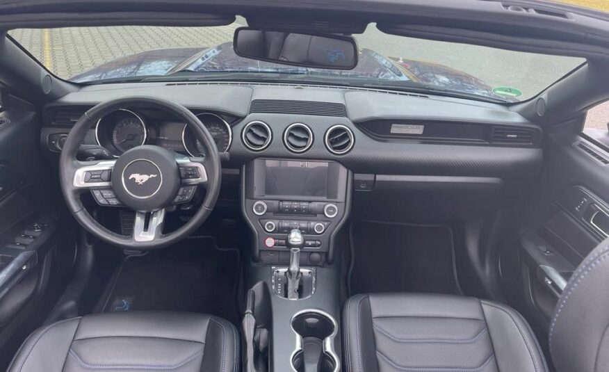 Ford Mustang Cabrio 3.7 Aut. GPS xenony kůže
