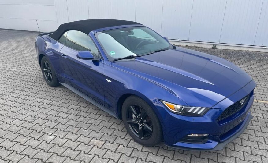 Ford Mustang Cabrio 3.7 Aut. GPS xenony kůže