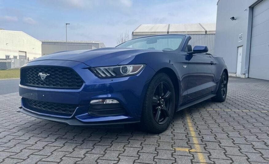 Ford Mustang Cabrio 3.7 Aut. GPS xenony kůže