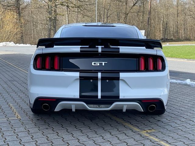 Ford Mustang 5.0 V8 GT Performance Brembo Navi kůže