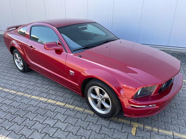 Ford Mustang GT 4.6 Coupe Premium Automatic Shaker