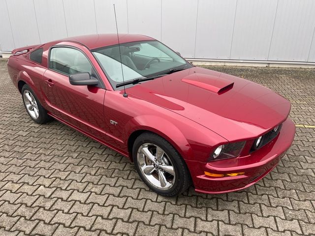 Ford Mustang GT 4.6 Coupe Premium Automatic Shaker