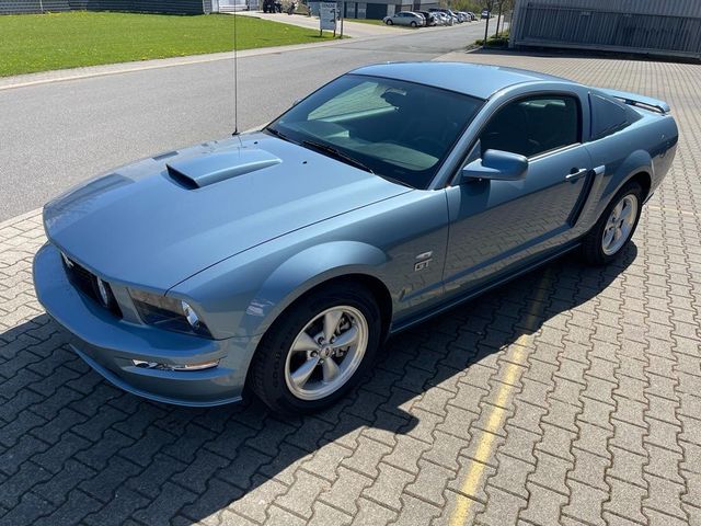 Ford Mustang GT 4.6 Coupe Premium Automatic Shaker