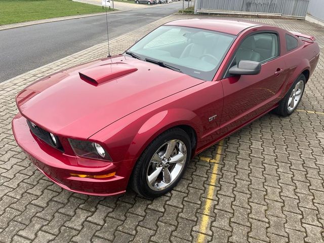 Ford Mustang GT 4.6 Coupe Premium Automatic Shaker