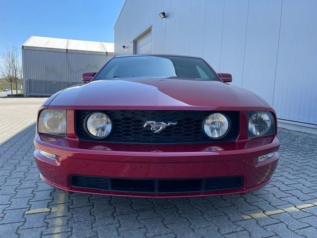 Ford Mustang GT 4.6 Coupe Premium Automatic Shaker