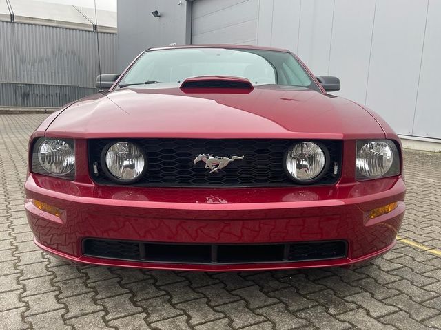 Ford Mustang GT 4.6 Coupe Premium Automatic Shaker