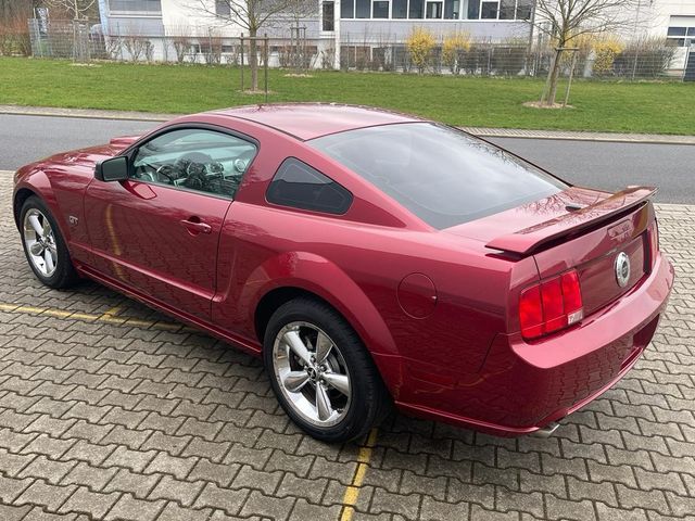 Ford Mustang GT 4.6 Coupe Premium Automatic Shaker