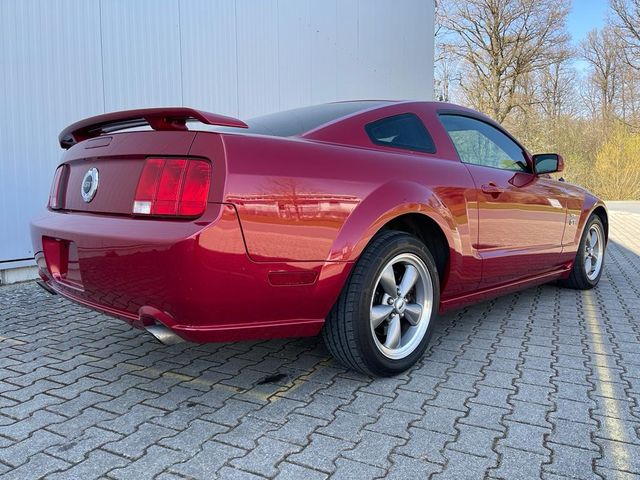 Ford Mustang GT 4.6 Coupe Premium Automatic Shaker
