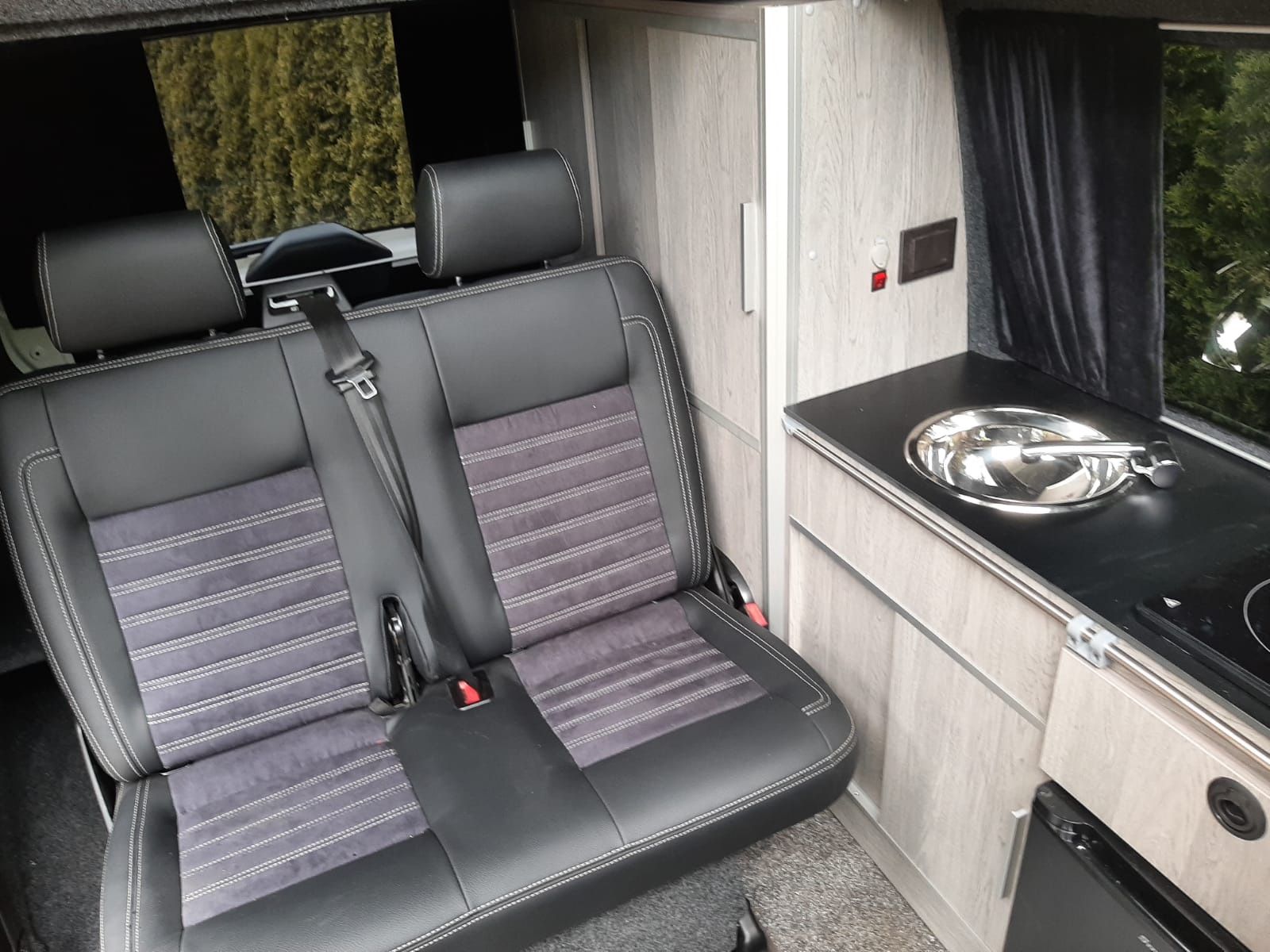 Volkswagen T6 4Motion California přestavba 4WD uzávěrka kuchyně