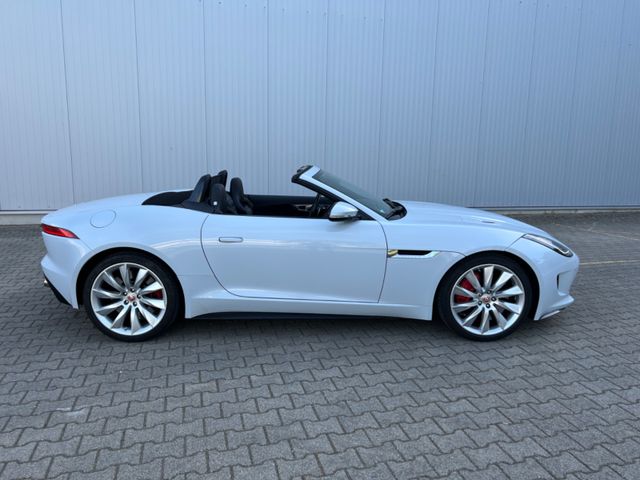 Německé vozidlo Jaguar F-TYPE Cabriolet R AWD