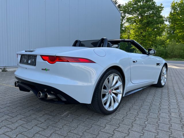Německé vozidlo Jaguar F-TYPE Cabriolet R AWD