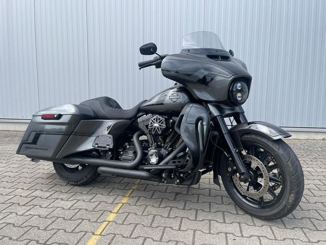Přestavba Harley-Davidson FLHTK Ultra Glide