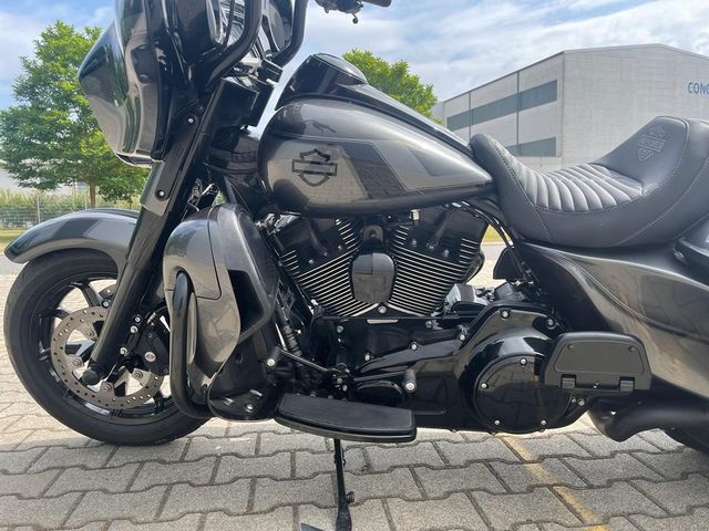 Přestavba Harley-Davidson FLHTK Ultra Glide