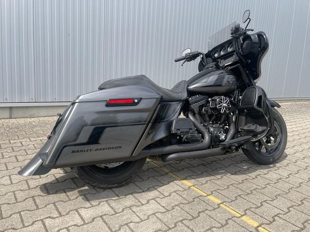 Přestavba Harley-Davidson FLHTK Ultra Glide