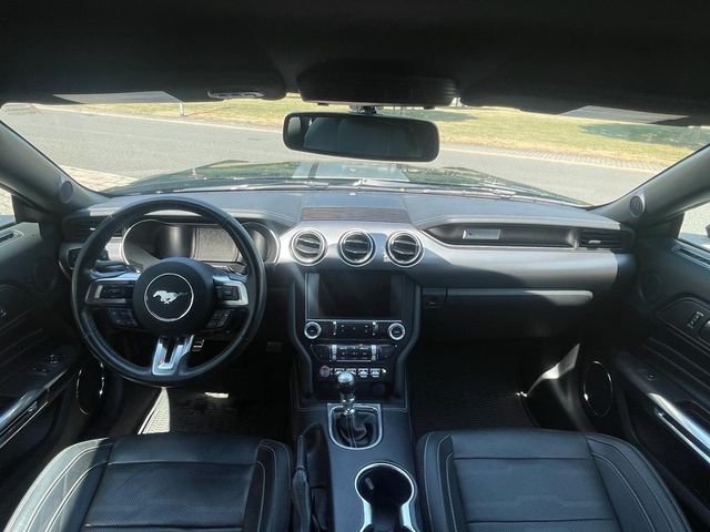 Ford Mustang 5.0 V8 GT LED Tacho Navi