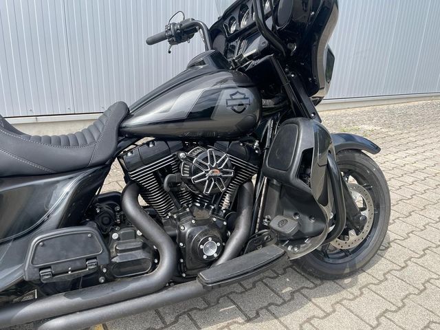 Přestavba Harley-Davidson FLHTK Ultra Glide