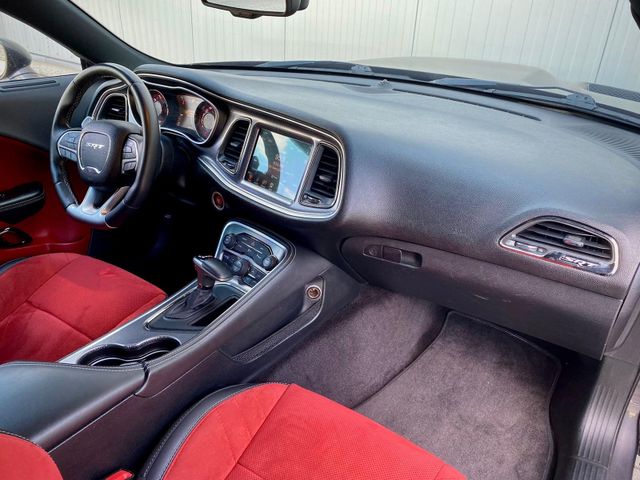 Dodge Challenger SRT Hellcat 6.2 Automatic 717 HP Navi