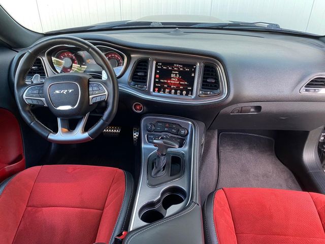 Dodge Challenger SRT Hellcat 6.2 Automatic 717 HP Navi