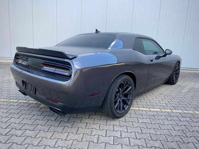 Dodge Challenger SRT Hellcat 6.2 Automatic 717 HP Navi