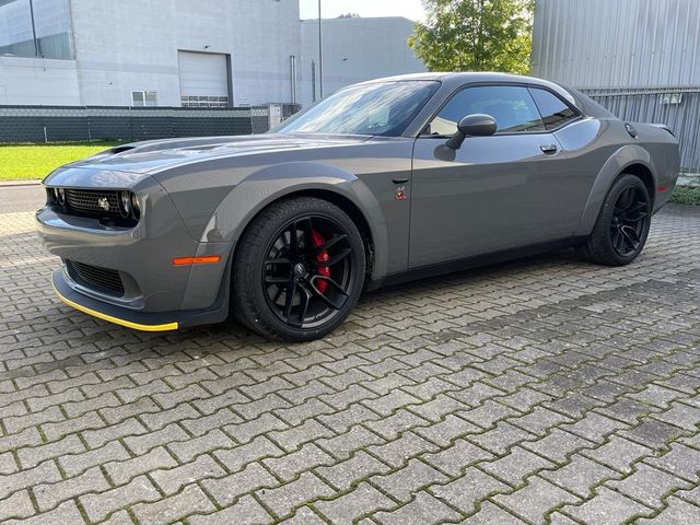 Dodge Challenger 6.4 SRT 8