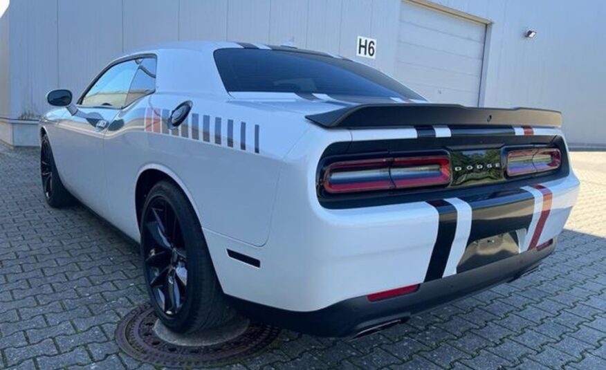 Dodge Challenger 6.4 SRT 8  Navi