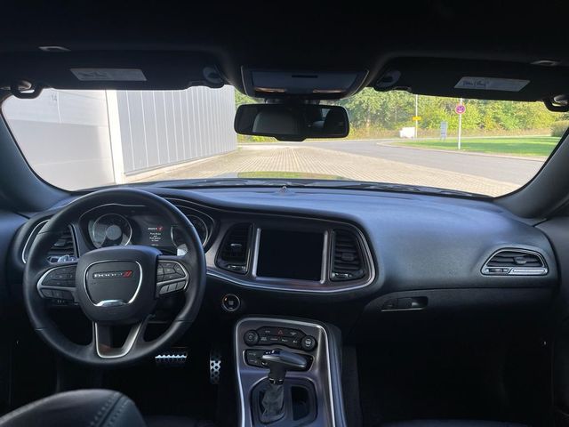 Dodge Challenger 6.4 SRT 8